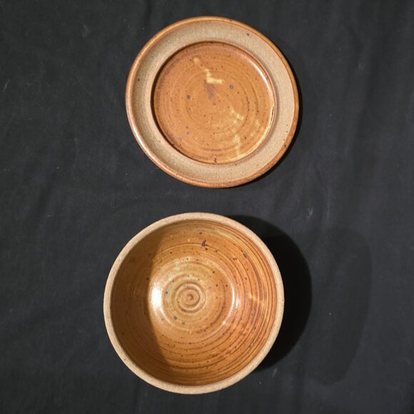 Art Pottery Stoneware Cheese / Butter Covered Bowl Set - Signed JACKSON - Picture 6 of 9